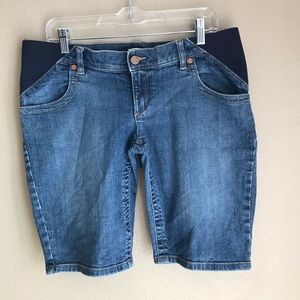 Old Navy Maternity Stretch Jean Bermuda Shorts 8